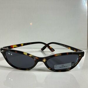 Elegant Tortoise Shell Sunglasses
